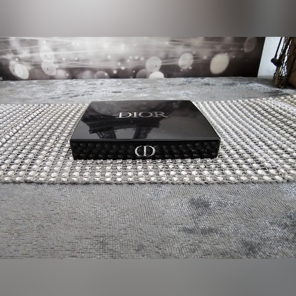 Dior- Diorshow 5 clCouleurs Eyeshadow Palette - 843 Subtle Bloom-New - Picture 5 of 6